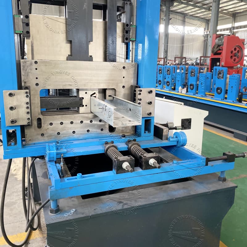 Purlin roll forming machine