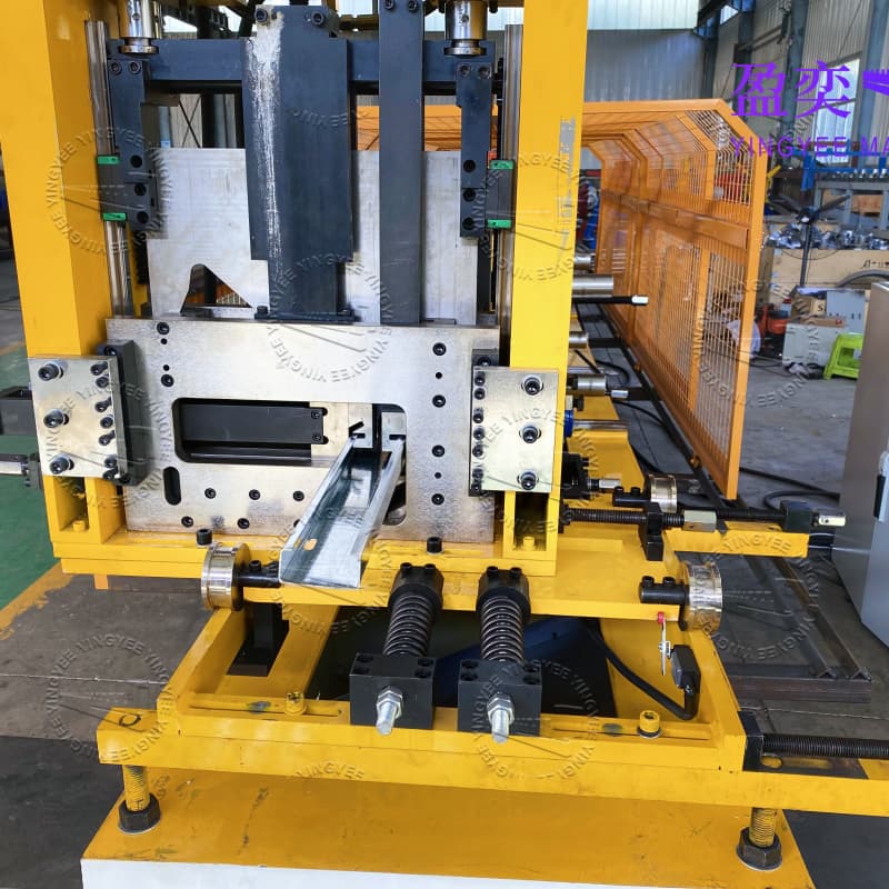 Purlin roll forming machine