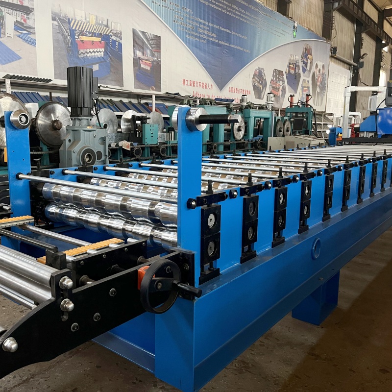 roof sheet cold roll forming machine