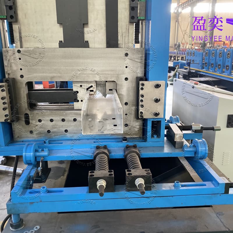 Purlin roll forming machine