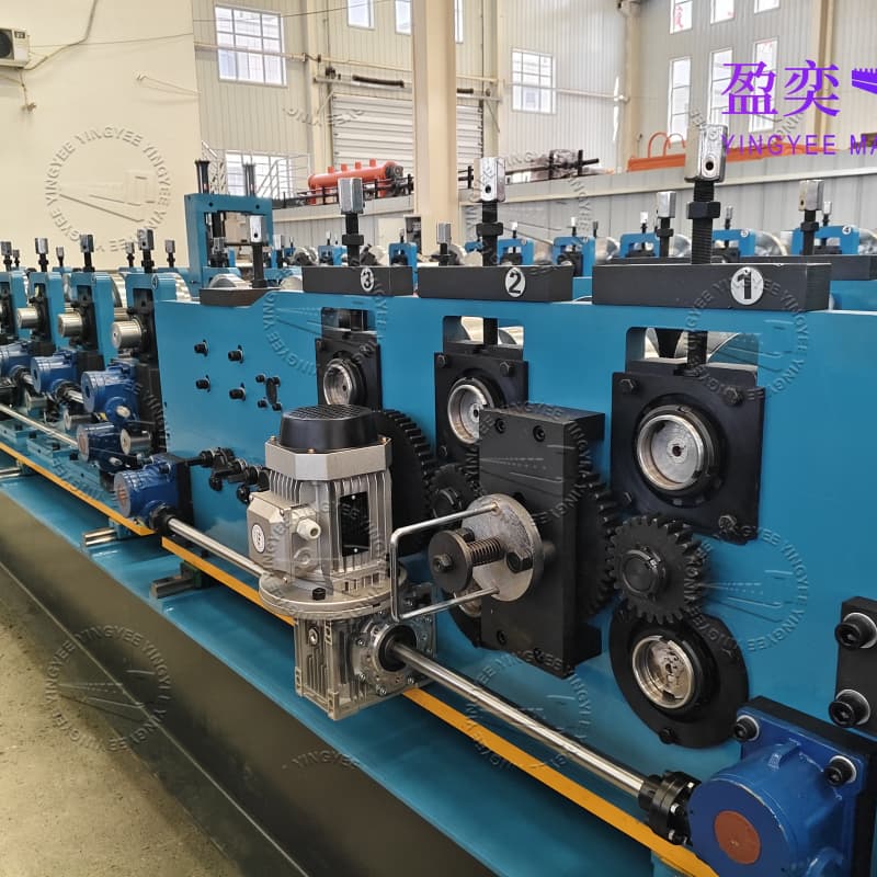 Purlin roll forming machine